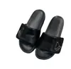 Slifori di triangoli da donna Slide sandali Piattaforma del gancio mulo anello sport regolabili vetrini piatti fluttuanti mocassini estivi scarpe da bagno nero