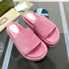 2023 Designer Womens Sandals Mens Tallhippers Slide Flip Flops Luxury Velvet Flat Tjock Bottom Printed Jelly Rubber Leather Women Dress Sho GUX