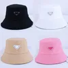 Re Nylon Bucket Hat Letter Mens 디자이너 모자 검은 흰색 분홍색 단색 간단한 Casquette 야외 휴일 패션 Fisherman Luxury Hat Womens PJ006 Q2