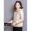 Trench da donna Moda coreana Donna Giacca invernale Femme Donna Parka Mujer Chaqueta Ultra leggero Autunno caldo Con cappuccio Streetwear Goccia