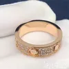 Bague de luxe en diamant rond pour femmes élégantes cristaux étincelants anniversaire bijoux fiançailles en alliage d'or rose à la mode bagues en or à vis de noël ZB019 E23