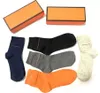 2023 Socken für Herren und Damen, luxuriöse Baumwollsocken, klassische Kutsche, hochwertige Strümpfe, bequem, warm, 5 Paar/orange Box N1