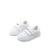 Platta skor 2023 Style White Fashion Casual Leather Children Sports Boy/Girl Breattable Kids