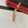 Vis bague de créateur de luxe pour femmes trois rangées incrustation de diamants épais plaqué or 18 carats bague à la mode couleur argent bagues d'amour accessoires de mariage ZB019 E23