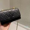 حقيبة مصممة الكتف Messenger Bag Mini Bag رفرف في وقت مبكر من الخريف الخريف من جلد الغنم 19 سم مبطن HASP HASP محيط مربع حقائب اليد الفاخرة الكرة الذهبية الصغيرة