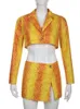 Двух кусочек платье мод в ретро -печатном костюме для женской шваницы для одежды для шваницы короткая топ открытая половина юбка кнопка Slim Fit Full Print Casual Peice Sets 230303