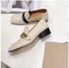 2023 Classic Dress Shoes Designer Shoes Leather Rivet Thick Heel High Heels 100% Cowhide Metal Button Women Pearl High-Heeled Boat Shoe Stor storlek 35--42 med låda