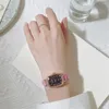 Armbandsur lyxiga diamantkvinnor 2023 modeklockor retro nummer rektangel damer kvarts kvaliteter rosa läder kvinnliga klockor