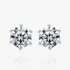 Stud -oorbellen wit 2023 Real 0,5/1 karaat Moissanite voor vrouwen 925 Sterling Silver Simple Stijlvolle glanzende bruiloftsjuwelen