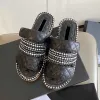 Sandálias Lâmina Feminina Corda de Cânhamo Tecido Corrente de Metal Sandália Chinelo Designer Canal Moda Luxo Elegante Material Simples Sapatos Baixos Design Confortável n Ams