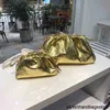 Oryginalna skórzana torba w chmurze Retro torby pod pachami luksusowa złota brokatowa laserowa torba z grubej bawełny plisowana kluska torebka sprzęgło Y220413