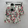 Kvinnors träningsdräkter koreanska 2023 Spring/Summer Fashion Elegant Rose Print Suit Collar Slim Long Sleeve Jacket Versatile Short Women's