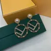 20% DI SCONTO 2023 Nuovi gioielli di moda di lusso di alta qualità per orecchini di perle rotonde orecchini ad ago in argento versione alta in ottone femminile
