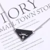 Gold Silver Triangle Letter Pendant Halsband Luxury Brand Designer Statement Smycken Titanium Steel Halsband Kedja Kedjor Kvinnor unisex gåva