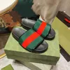 Diseñador de lujo Zapatillas de estilo europeo Hombre Mujer Tamaño 35-44 Mezcla en el rojo y verde Sandalias de dama Burbuja Zapatos casuales Diapositivas planas Zapatillas de suela negra