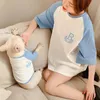 犬のアパレルペット親子衣装丸頸部短袖のスウェットシャツプリントTシャツ夏服のストリートウェア