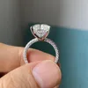 Bagues de cluster Mosangnai 18K Or blanc 14x10 mm 8 S Radiant Cut Moissanite Diamond Engagement