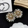 Usine en gros 2023 nouveau luxe de haute qualité bijoux de mode pour double perle pétale fleur oreille clip boucles d'oreilles en laiton