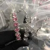 Fashion Collection 2023 Nieuwe luxe hoogwaardige mode -sieraden voor roze open hoge versie Volledige diamant vrouwelijk persoonlijkheidsarmband licht luxe sieraden