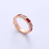 7Mee Designer Originalaml Baojia Snake Bone Ring 18K Rose Gold Natural White Fritillaria Red Chalcedony bred smal kvinnors