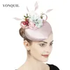 Stingy Brim Hats Satin Peach Fashion Bride Wedding Hat Fascinator med blommor hårtillbehör underbara kvinnor party headpiece dhow race millinery 230306