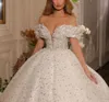 Glitzernde Ballkleid-Brautkleider mit V-Ausschnitt, ärmellos, schulterfrei, 3D-Spitze, Pailletten-Applikationen, bodenlang, Perlen, Perlen, Rüschen, formelle Kleider, Brautkleider, Übergröße