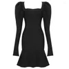 Vestidos casuais mulheres inverno sexy manga longa colarinho quadrado preto plissado mini bodycon bandage vestido 2023 elegante festa de noite vestidos