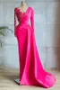 Élégants robes de soirée de gaine rouge rose v