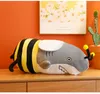 35 cm étrange requin abeille en peluche oreiller jouet poupées créatif requin poupée cadeau d'anniversaire en gros gratuit UPS ou DHL