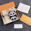 2023 Yeni Tasarımcı Keychain Tavşan ve Panda Peluş Peluş Sevimli Bayanlar Çanta Kolye Erkek Araba Anahtarı Yüksek Dereceli Yaratıcı Kolye