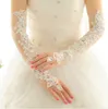 Rękawy rękawowe rękawe z rękawami długie koronkowe bez palców Rękawice Białe ślubne rękawice ślubne z kryształami w akcesoriach ślubnych rękawiczki imprezowe 230306