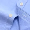 Męskie koszule męskie męskie Oxford Letnie Summer Casual Shirts Pojedyncze kieszeń Wygodne standardowe guziki w kratę bawełniane koszulę 230303