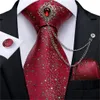 Papillon Moda Punto Verde Rosso 8 cm Cravatta in seta da uomo Business Festa di nozze Cravatta Fazzoletto Spilla Gemelli Set Cravatta regalo da uomo DiBanGu 230306