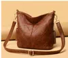 أكياس مسائية 2023 حقائب اليد الفاخرة مصممة مصممة أنثى حقيبة كتف يدوية ناعمة لينة لفتاة