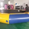 Taille b par bateau 35 jours de marchandises de sport en plein air trampoline gonflable bleu jaune avec tube coulissant sautant sac d'oreiller videurs de saut pour les jeux de parc océanique