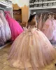 Princess 2023 Pink Sweetheart Ball Gown Quinceanera Dresses Pärlade Bow Celebrity Party -klänningar Applikationer Graduation Vestido de 15 Anos