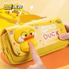 Sacs à crayons Trousse à crayons de décompression pour filles Big Leather Canvas Cute Anime Pig Duck Pen Box Pouch Bag Fournitures scolaires Kawaii Papeterie J230306