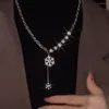 Pendanthalsband Fashion Tiktok Snöflinghalsband för kvinnor Ins Manshood Sweater Chain Eloy Zircon Accessories Personlig smyckespresent