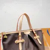 Vintage Tote Shopping Bag Large Capacity Pocket Removable Long Strap Old Flower Letters Zipper Closure Gold Hardware Women Handbag Shoulder