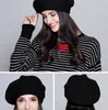 Beanieskull 모자 여성용 베레트 패션 단색 양모 니트 베레모와 여성 프랑스 아티스트 비니 따뜻한 모자가 가을과 겨울 여성 모자 230306
