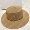 Zomer damesontwerpster Straw hat voor man Fashion Beach Unisex Grass Braid Sun Bescherming Flat emmer hoeden Sunhat HO6P
