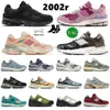 2002R Schoenen Athletic B2002R Heren Dames Casual Schoenen Triple S Zwart Wit Protection Pack Pink Rain Cloud Phantom Sea Salt Sail Designer Bowling OG Sneakers Maat 36-45