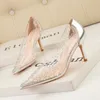 Frühling goldener Strasspolster PVC transparente Frauen Pumpen High Heels Sexy Speced Toe Party Hochzeitsschuhe Größe 41