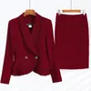 Abito a due pezzi 5XL Coreano Autunno formale da donna Blazer rosso Abiti da donna da lavoro con set Abbigliamento da lavoro Uniforme da ufficio Pantaloni di grandi dimensioni Giacca 230306