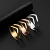 Enkel geometrisk vågring rostfritt stål guldfärgfest fingerringar smycken födelsedagspresent för kvinnor flickor