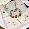Högkvalitativ designer Kvinna Silk Scarf Fashion Letter Pannband Varumärke Liten halsduk Variabel Huvudduk Tillbehör Aktivitet gåva