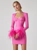 Casual jurken aankomst vrouwen winter sexy lange mouw veer veer roze zwarte mini bandage jurk elegante avondclub feestjurk 230303