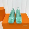 Sapatos de grife de verão, sandálias de praia, moda casual, sapatos 100% couro, fivela de cinto, salto grosso, baotou lady, trabalho plano, sapatos femininos, tamanho grande, com caixa