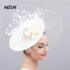 Geizige Krempe Hüte NZUK Hochzeit Facinators Leinen Mesh Vogelkäfig Schleier Große Elegante Frauen Hüte Prinzessin Braut Spitze Hut Accesorios De Novias 230306