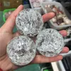 Dekorativa figurer Polerade sprickglasbollkristallläkande stenar till salu